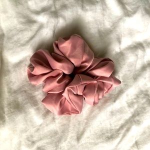 Pink scrunchy - free with any purchase